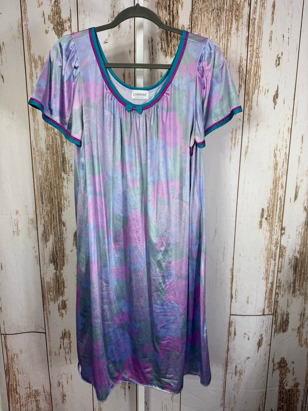 Lorraine, Made in USA Vintage Nylon Mumu. Size Medium. In excellent condition!